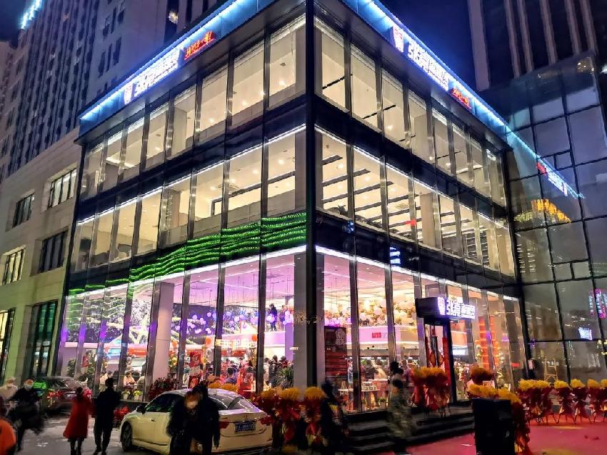 张亮麻辣烫有多少家店,全国最大张亮麻辣烫