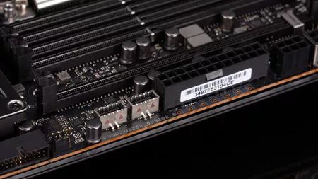 鍗庣rogzenithiiextremealpha,鍗庣rogextreme涓绘澘