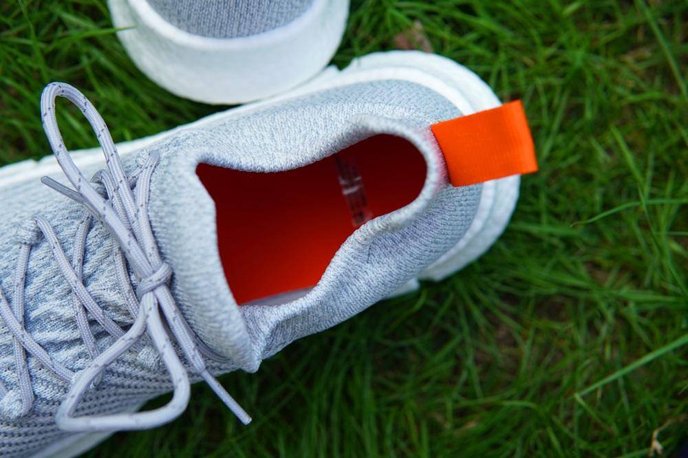 99买了双连鞋盒都没有的轻跑鞋,简单唠唠体验