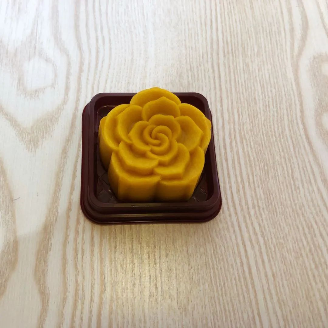 虽然网红月饼性价比都低，但星巴克出品还是倒数第一