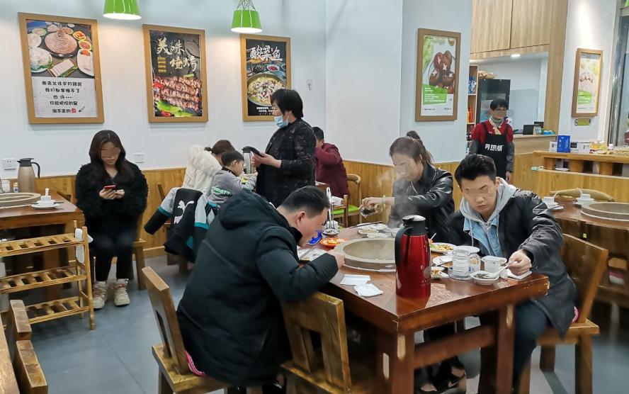 石锅鱼农家铁锅炖,特色美食石锅鱼