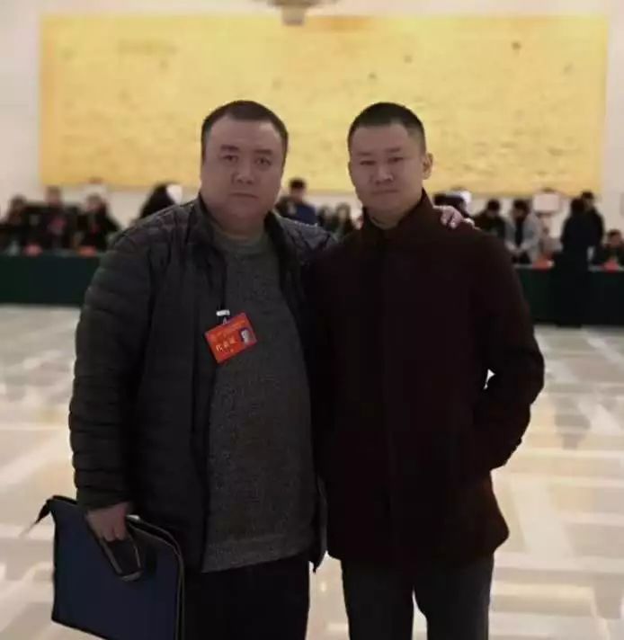 首都艺术家协会秘书长刘建——听家长讲述“红门”里的他