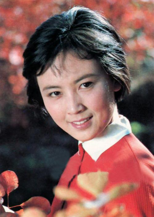 龚雪60多岁状态,68岁龚雪80岁达式常近照曝光