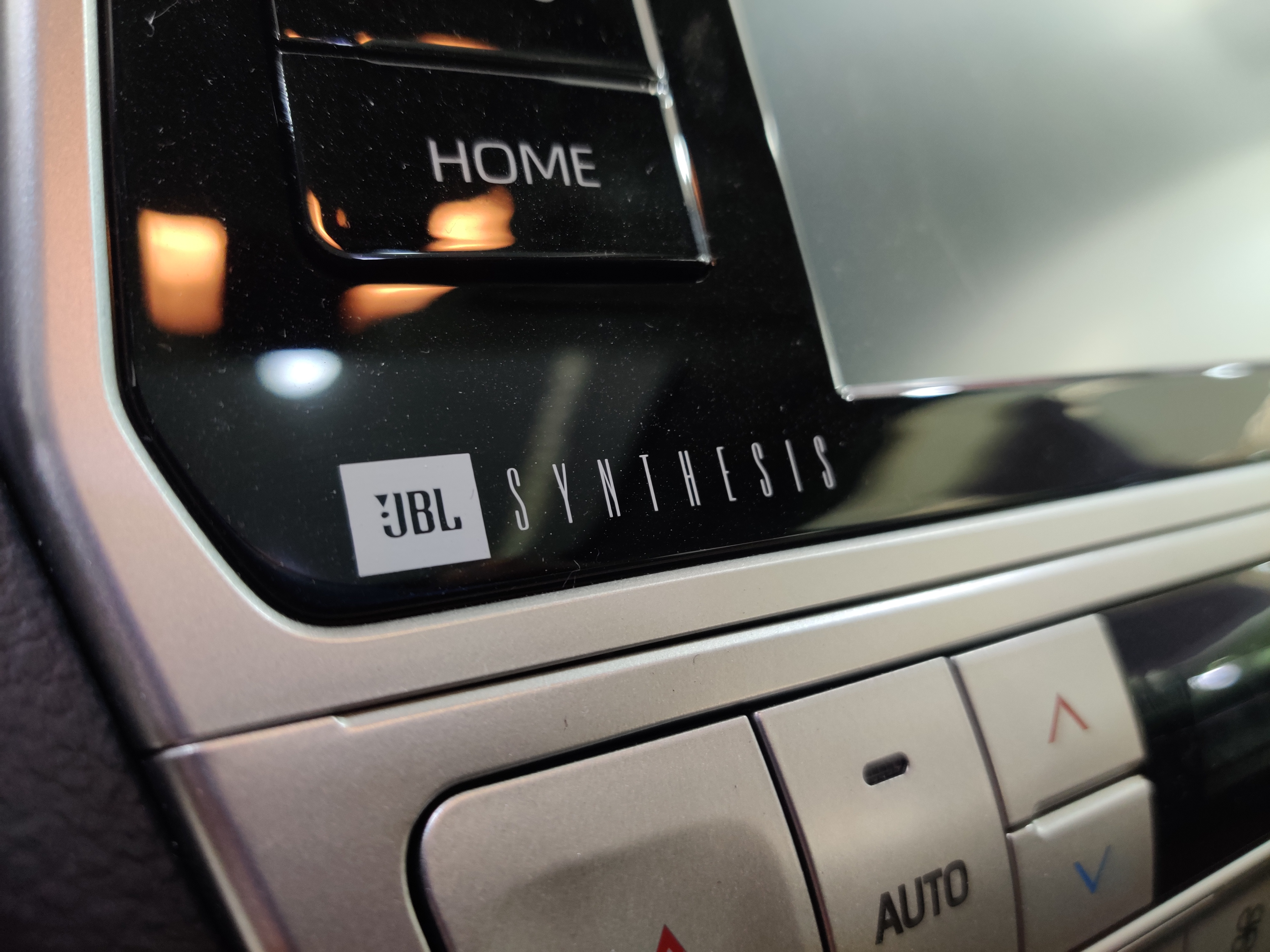 日系suv丰田霸道3.5,顶级丰田越野车兰德酷路泽