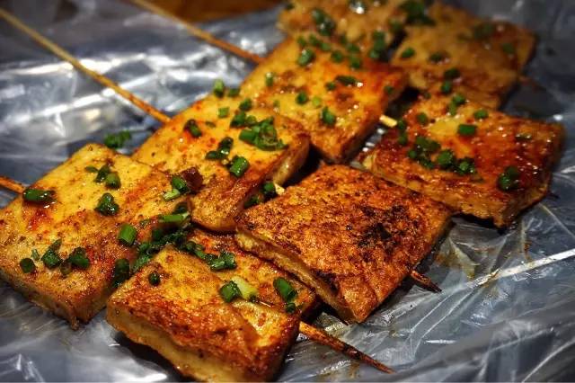 长沙不起眼小吃街推荐,长沙地摊小吃有哪些