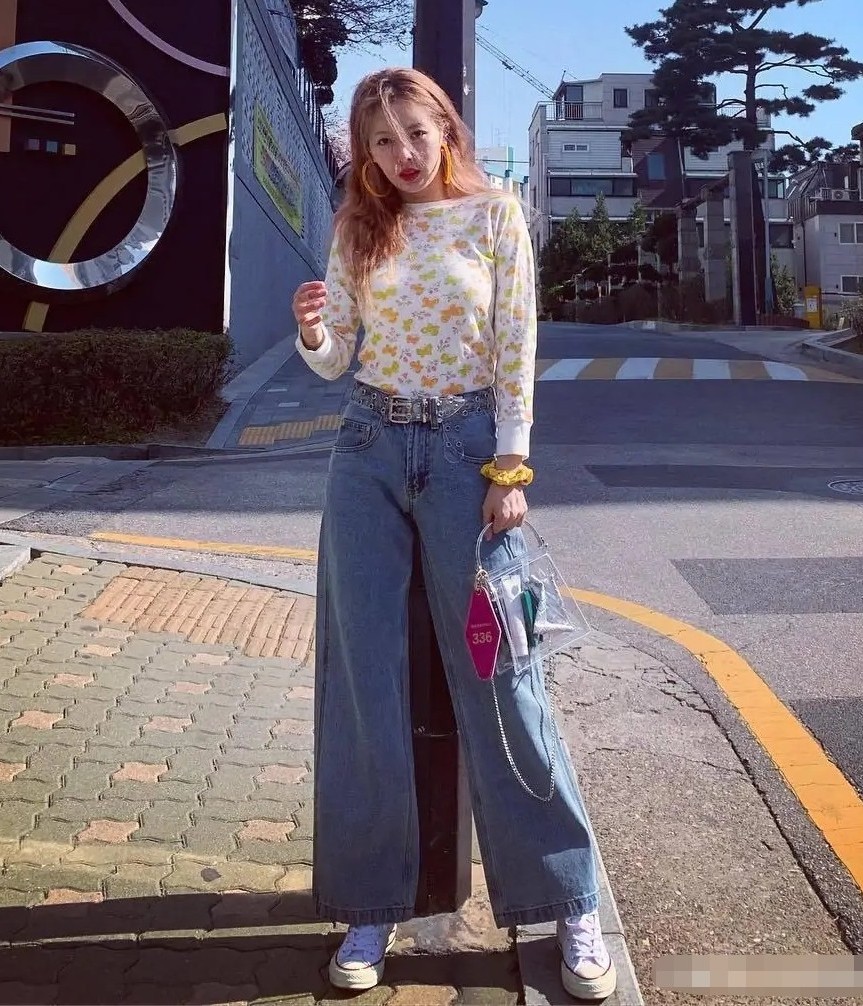 韩国女明星金泫雅粉色裙子跳舞,金泫雅冬日穿搭