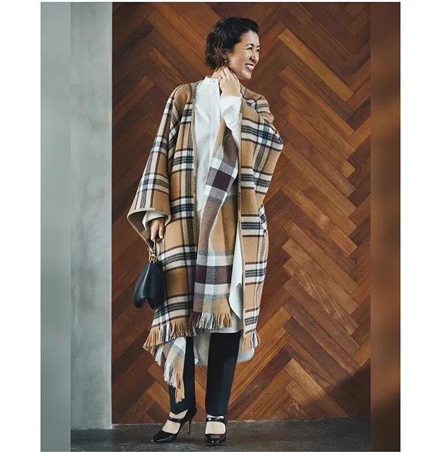 看这位45+日本博主的时尚穿搭，有一种由内而外散发的自信张扬