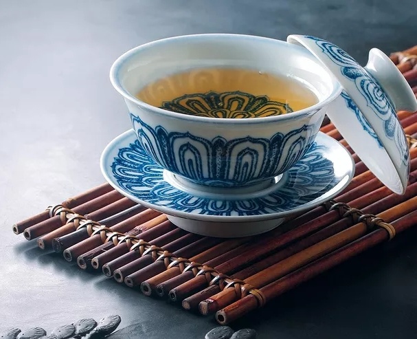 喝红茶加冰糖什么好处,饭后喝红茶有什么好处