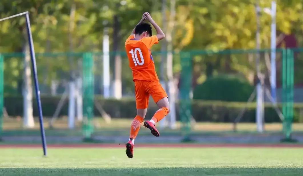 廉价冠军?揭秘U15国少不为人知的坎坷