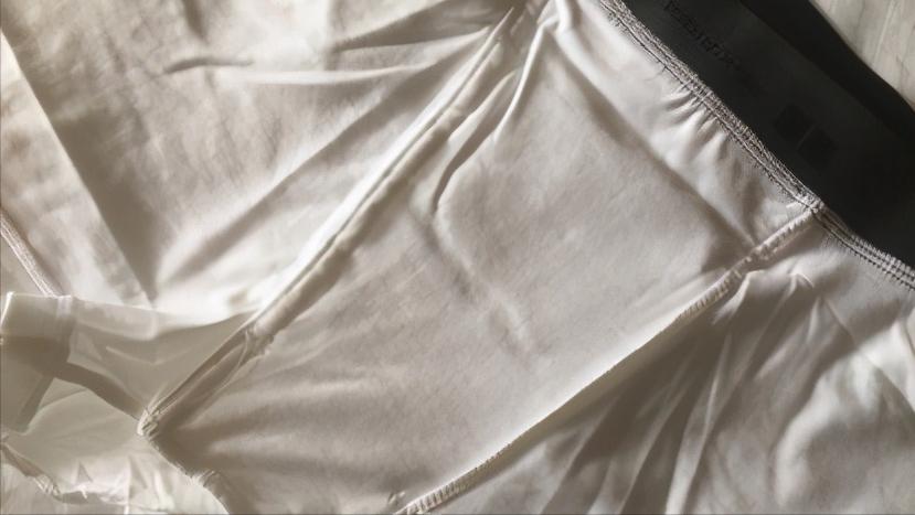 优衣库air高弹力束脚裤,优衣库airism怎么有两种领口