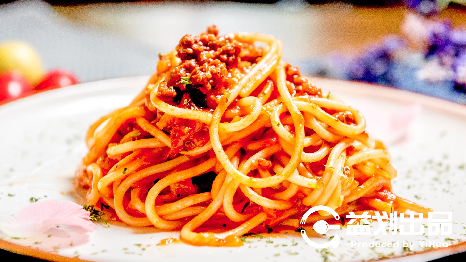 在大沈阳这条欧风街，发现一家民国风酒吧，口味满满高级感