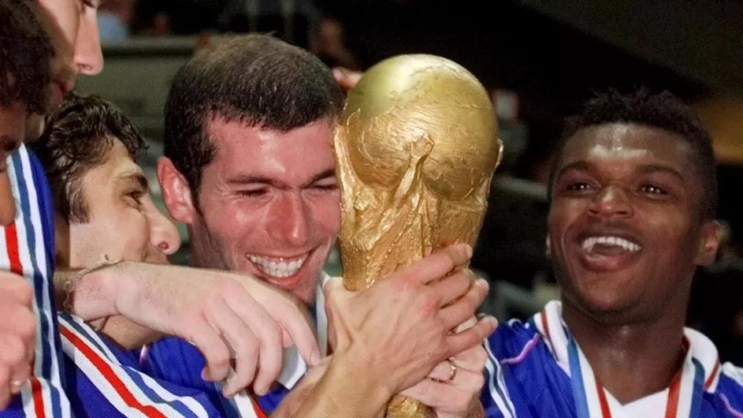 小罗生涯得过什么奖,小罗为什么没进最佳阵容