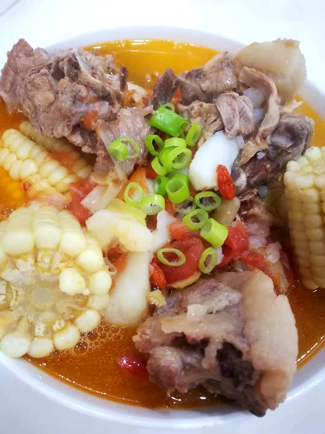 番茄筒骨汤这么做美味又营养,黄骨鱼山药番茄汤做法