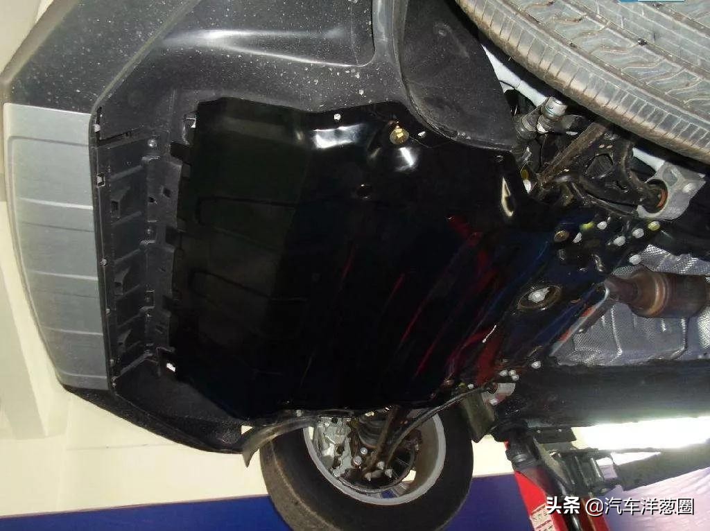 汽车发动机护板有啥好处,家用车到底要不要装发动机护板