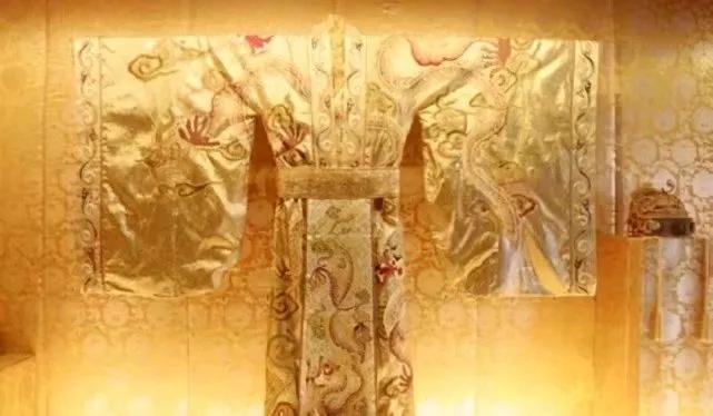 皇帝的龙袍从来不洗完整版,皇帝的龙袍从来不洗臭了怎么办