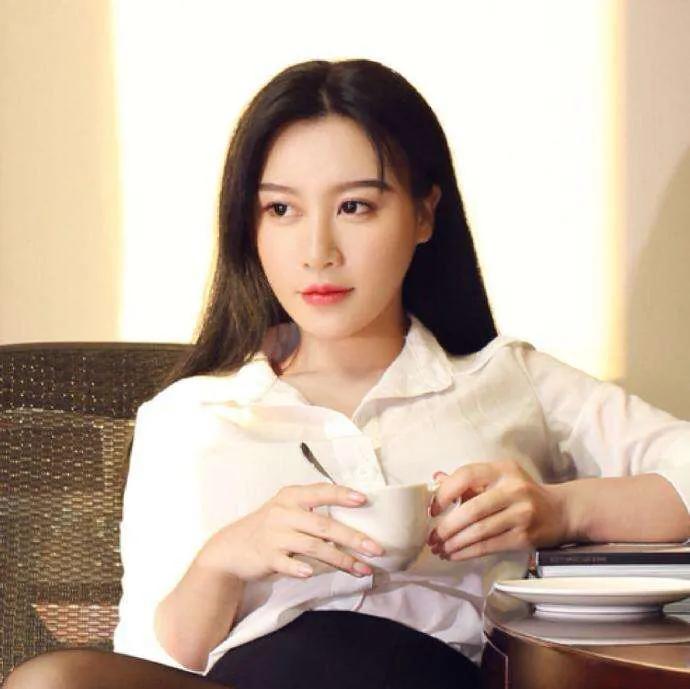 中国最火的足球宝贝樊玲,世界杯樊玲一夜爆红