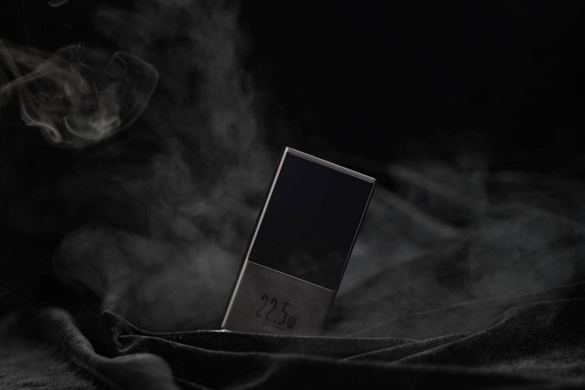 倍思66w快充充电宝实测,倍思65w双向快充自带线数显充电宝