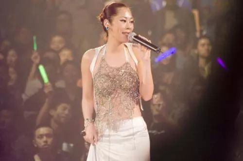 年过50还再发专辑，这位女歌手对音乐的热爱