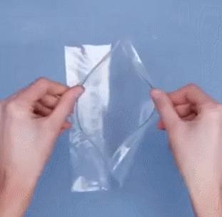 零食袋里的干燥剂有什么危害,零食袋里的干燥剂值钱吗