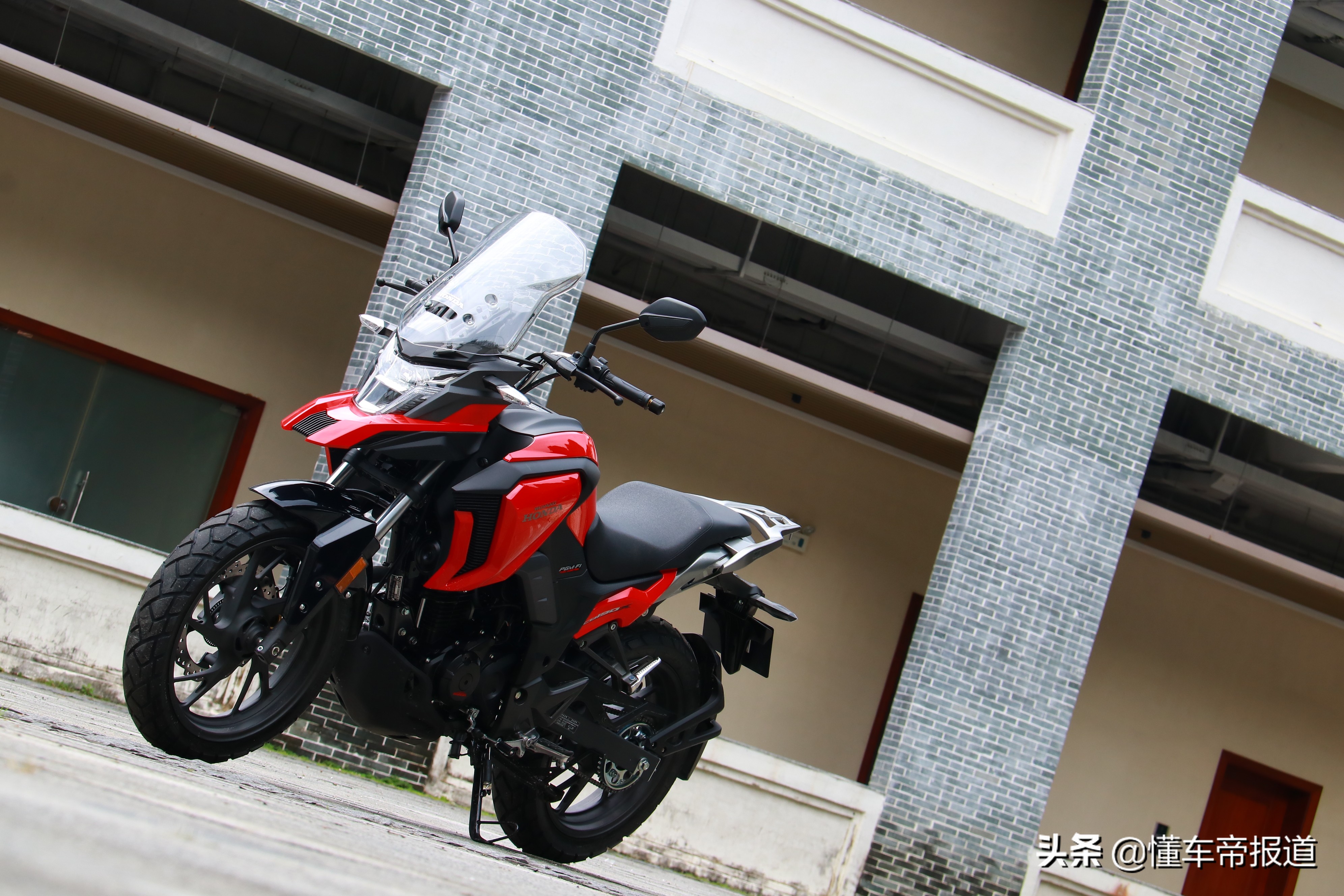 五羊本田cb190x最新测评视频,新启程摩托车