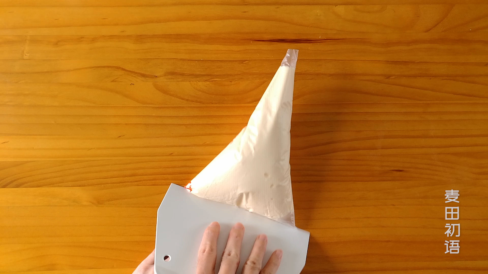 纸杯戚风蛋糕不塌不回缩的诀窍,用纸杯做戚风蛋糕湿乎乎的