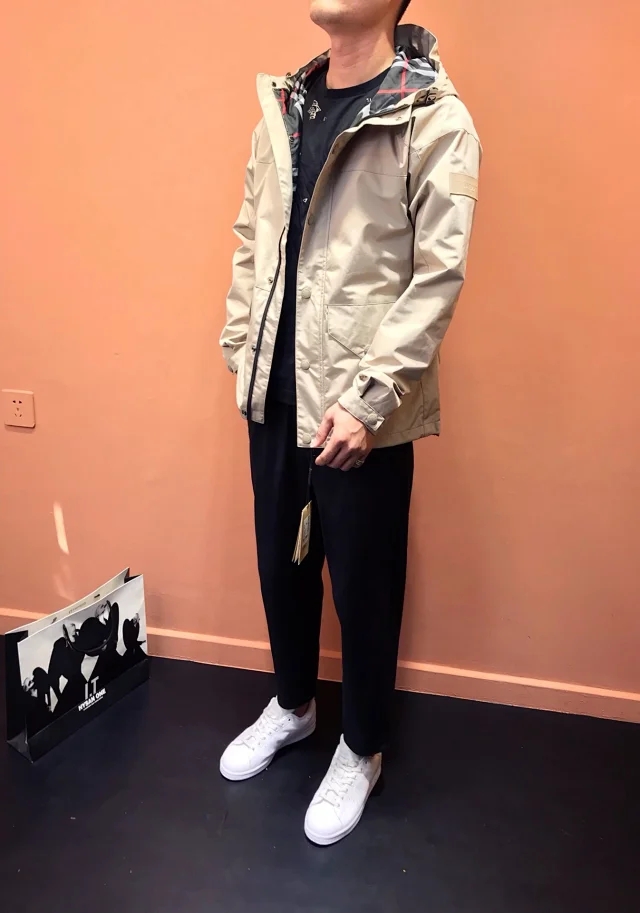 巴宝莉夹克最新款,巴宝莉公务员夹克