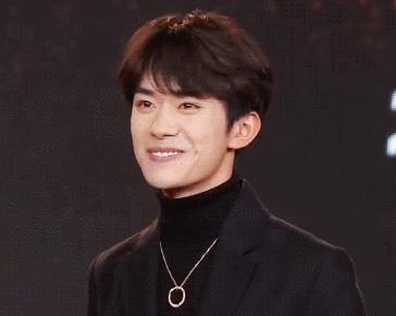 最漂亮标准嘴唇,现代女性新标准图片