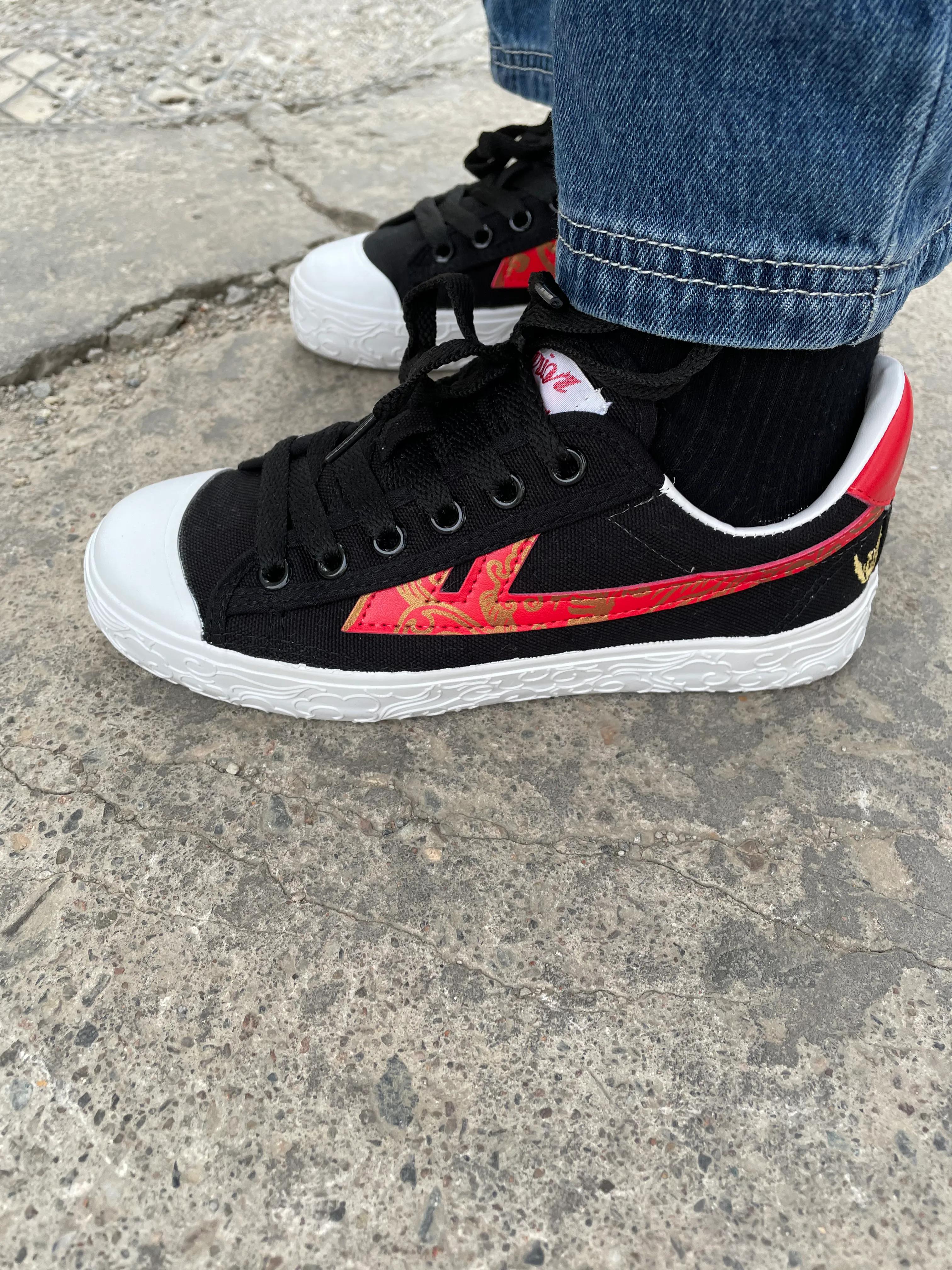 回力防水防滑男鞋特步,特步回力安踏哪个好