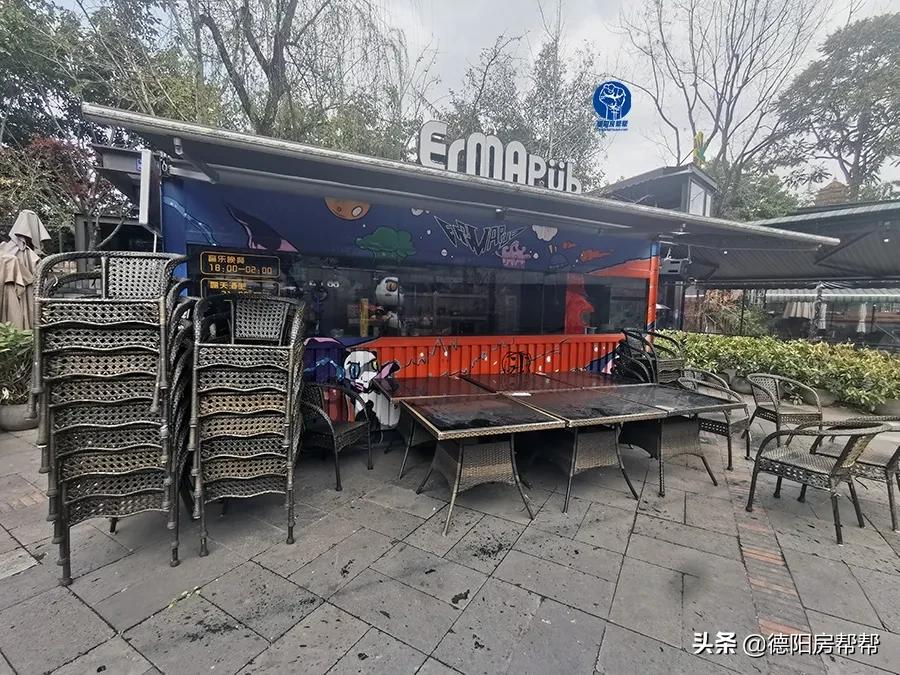 在这些酒精浓度50°的德阳街头，“耍家们”找到了商机