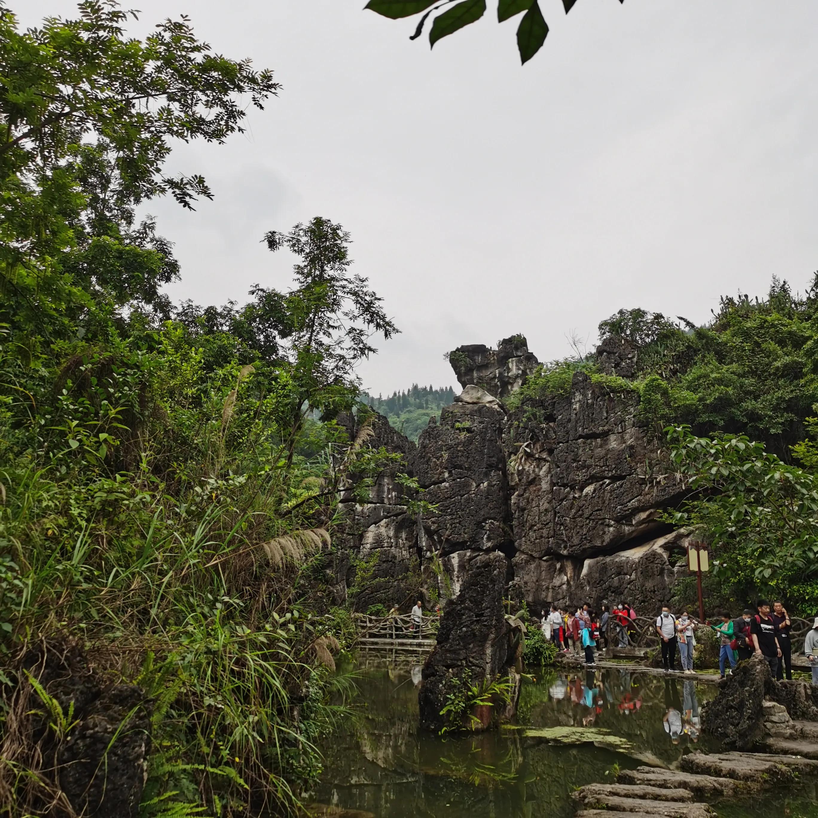 向南方和向北方,登上山顶看美景贵州黄果树瀑布