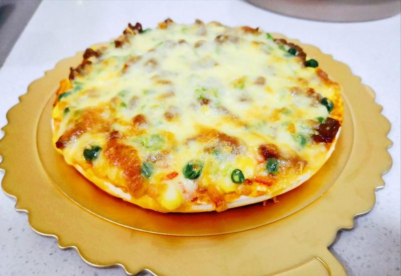 如何用六寸披萨做披萨,用披萨胚子做牛肉披萨