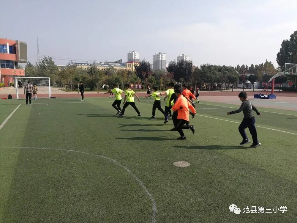小学足球队挺进全市8强,范县第一小学足球队