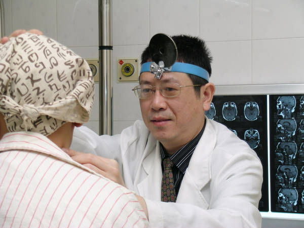 省科学技术突出贡献奖获得者马骏：打破鼻咽癌治疗常规，患者5年总生存率领先世界