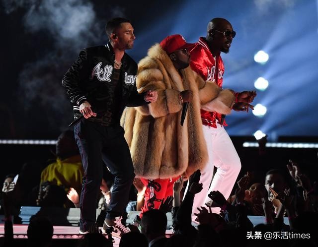 travisscott穿搭,球鞋airjordan1xtravisscott