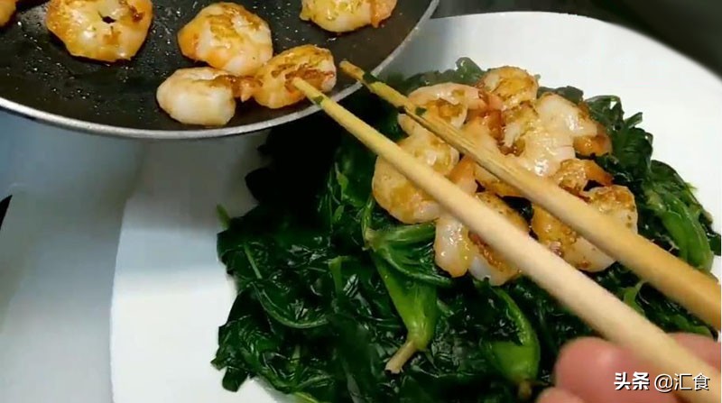 菠菜芝麻虾做法,菠菜虾最好吃的做法