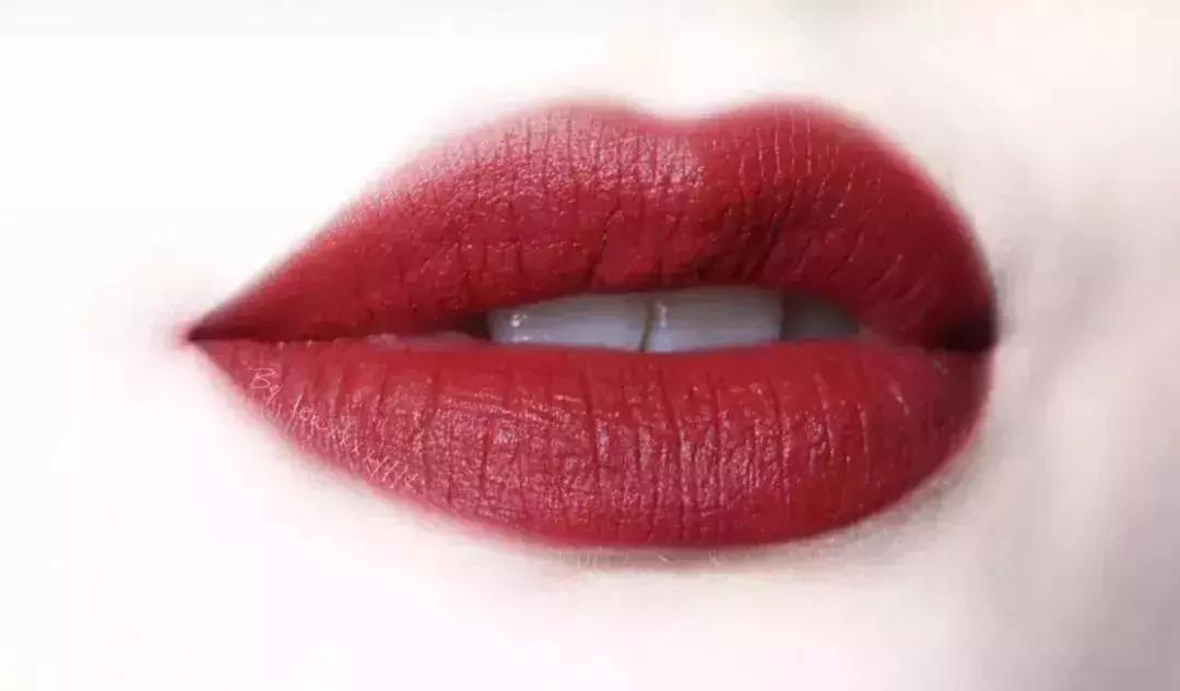 白桃乌龙口红适合黑黄皮,阿玛尼适合黑黄皮的口红