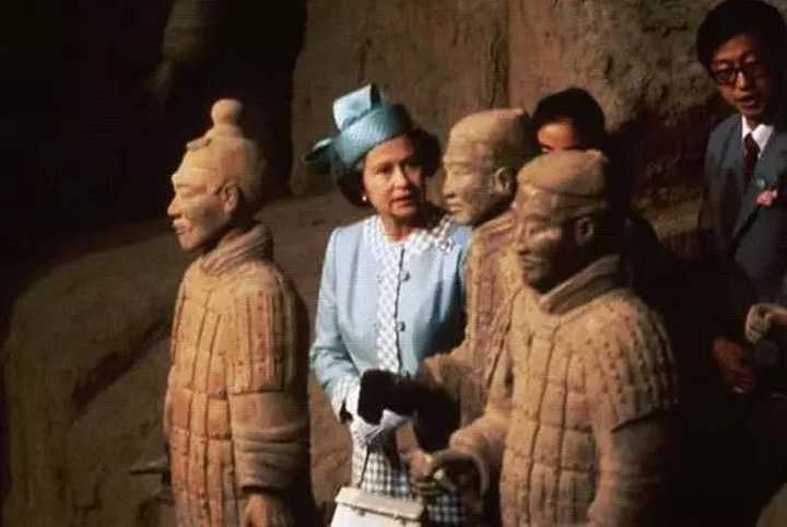 梅根构陷英国王室,梅根因祸得福