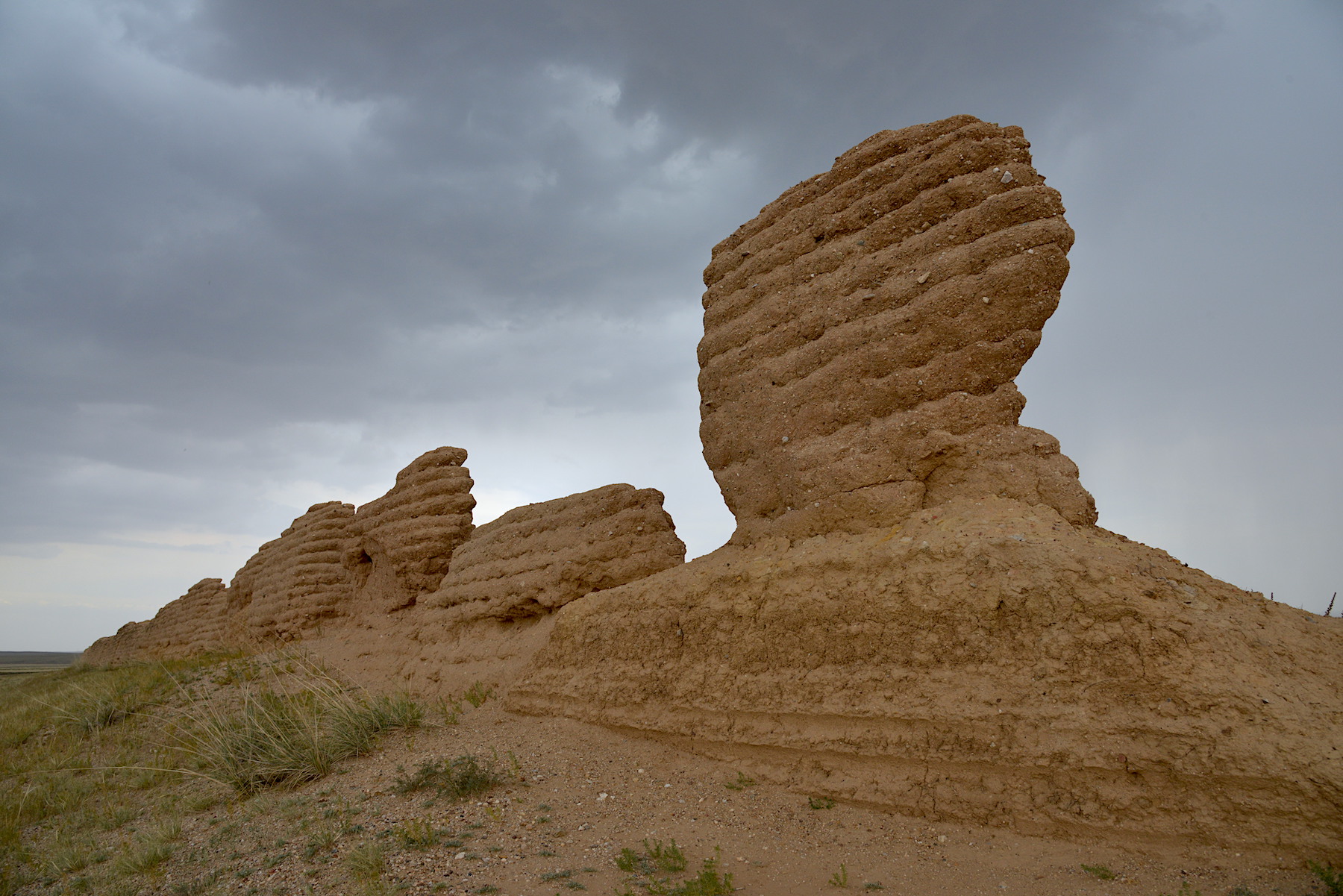 阴山古城遗址,阴山以北草原古城