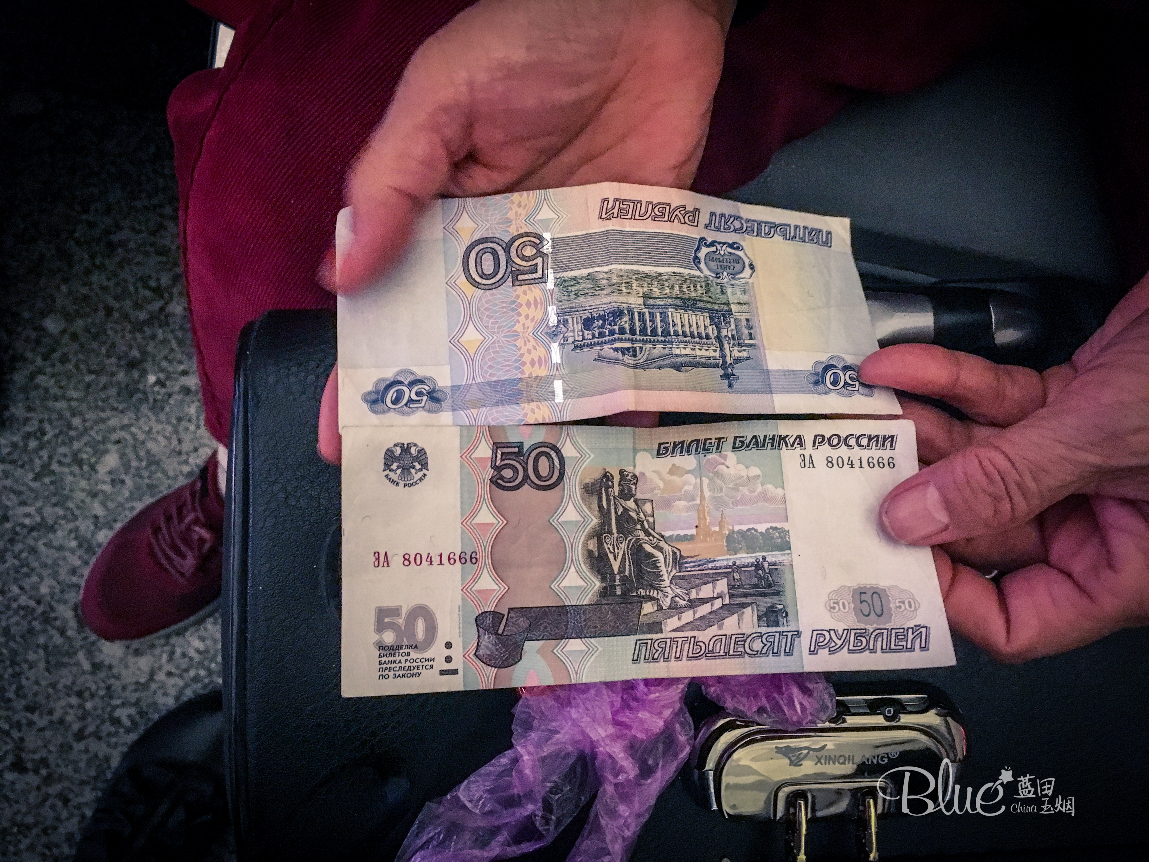 中国游客上俄罗斯火车，需交50卢布给俄罗斯列车员，原因是什么？