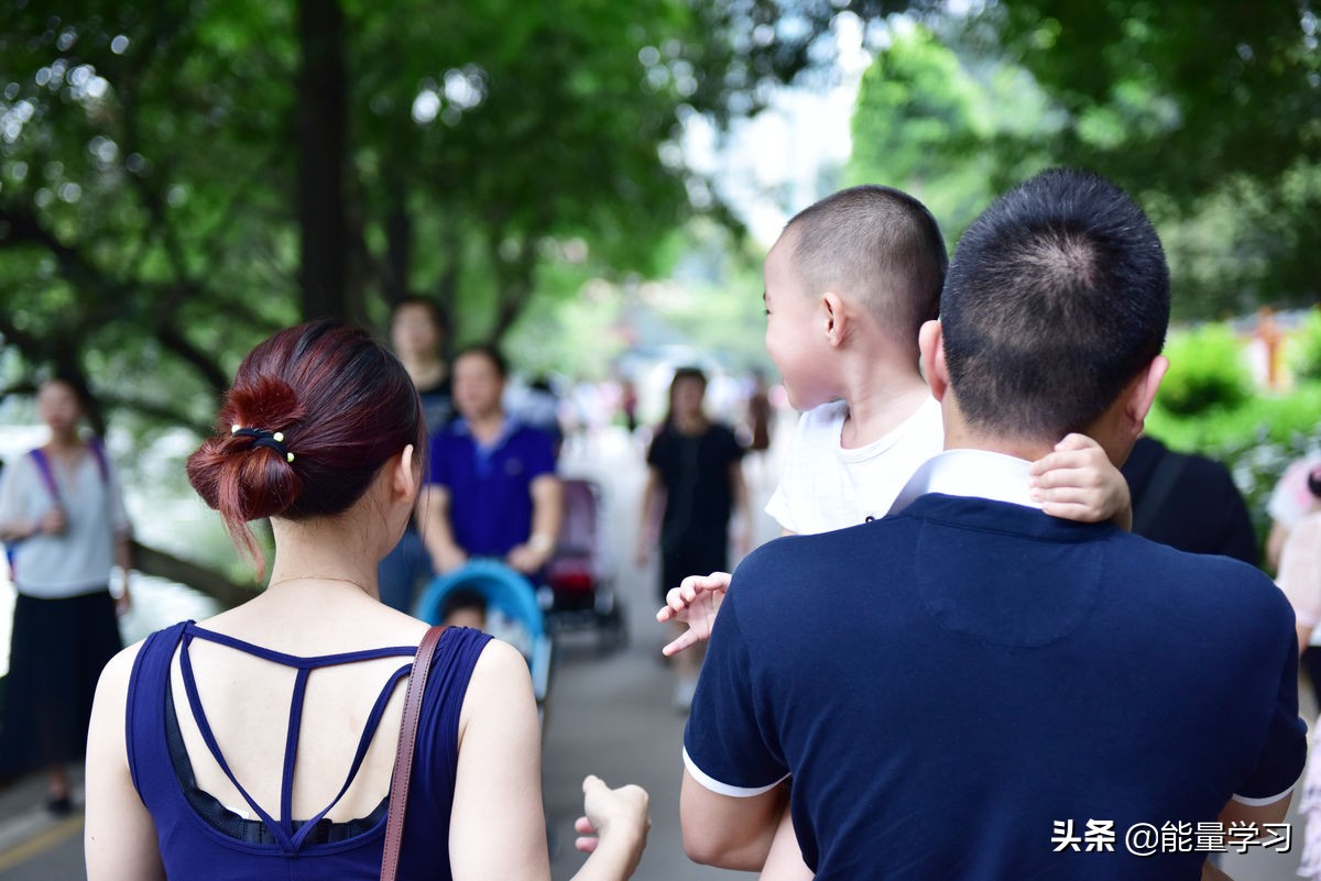 2022语文高考作文热点话题,2023高考语文作文素材热点话题