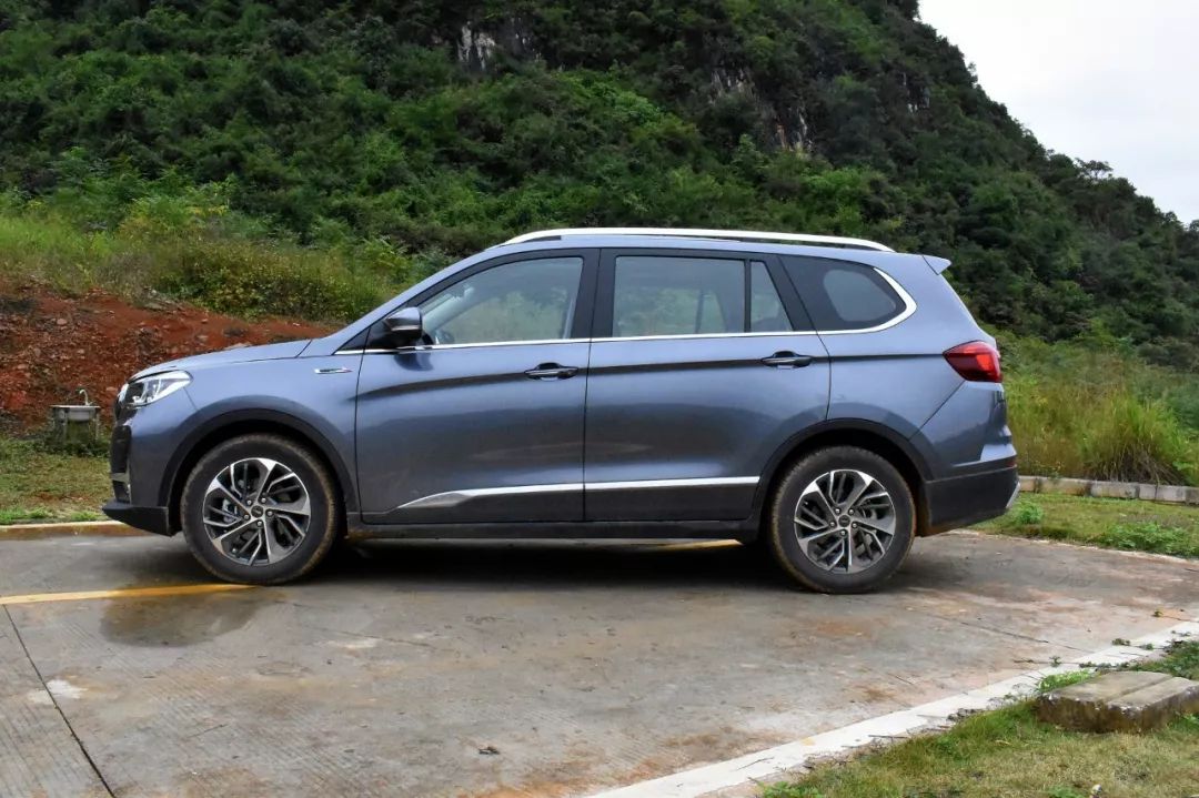 不到7万的中型SUV：试驾SWM驾斯威G05，超大超满足