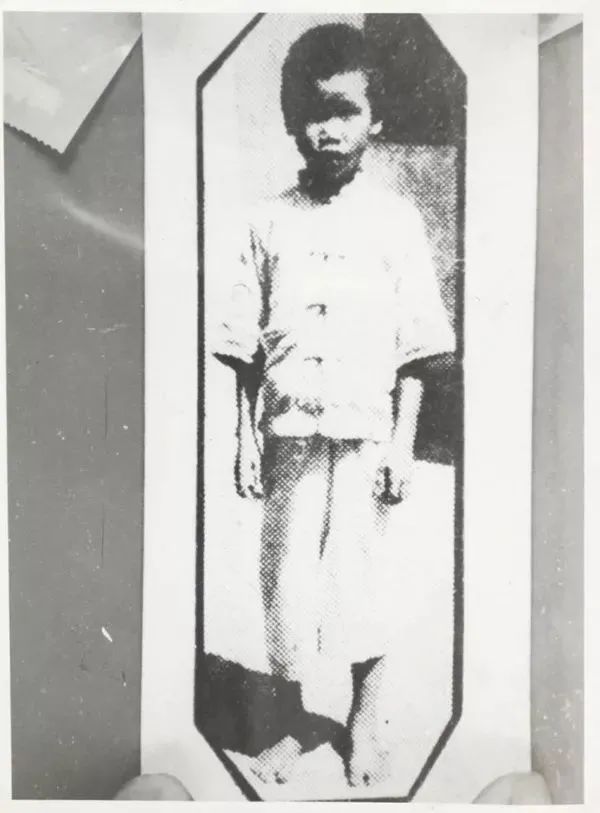 周总理亲自找回的烈士遗孤：8岁入狱10岁行乞，30年后成国家栋梁