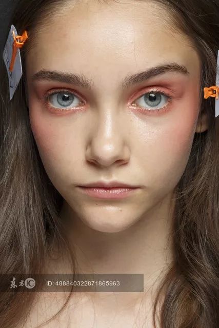 EIGSHOW丨鞠婧祎、李艺彤的仙女春夏妆容能让你美出新高度！