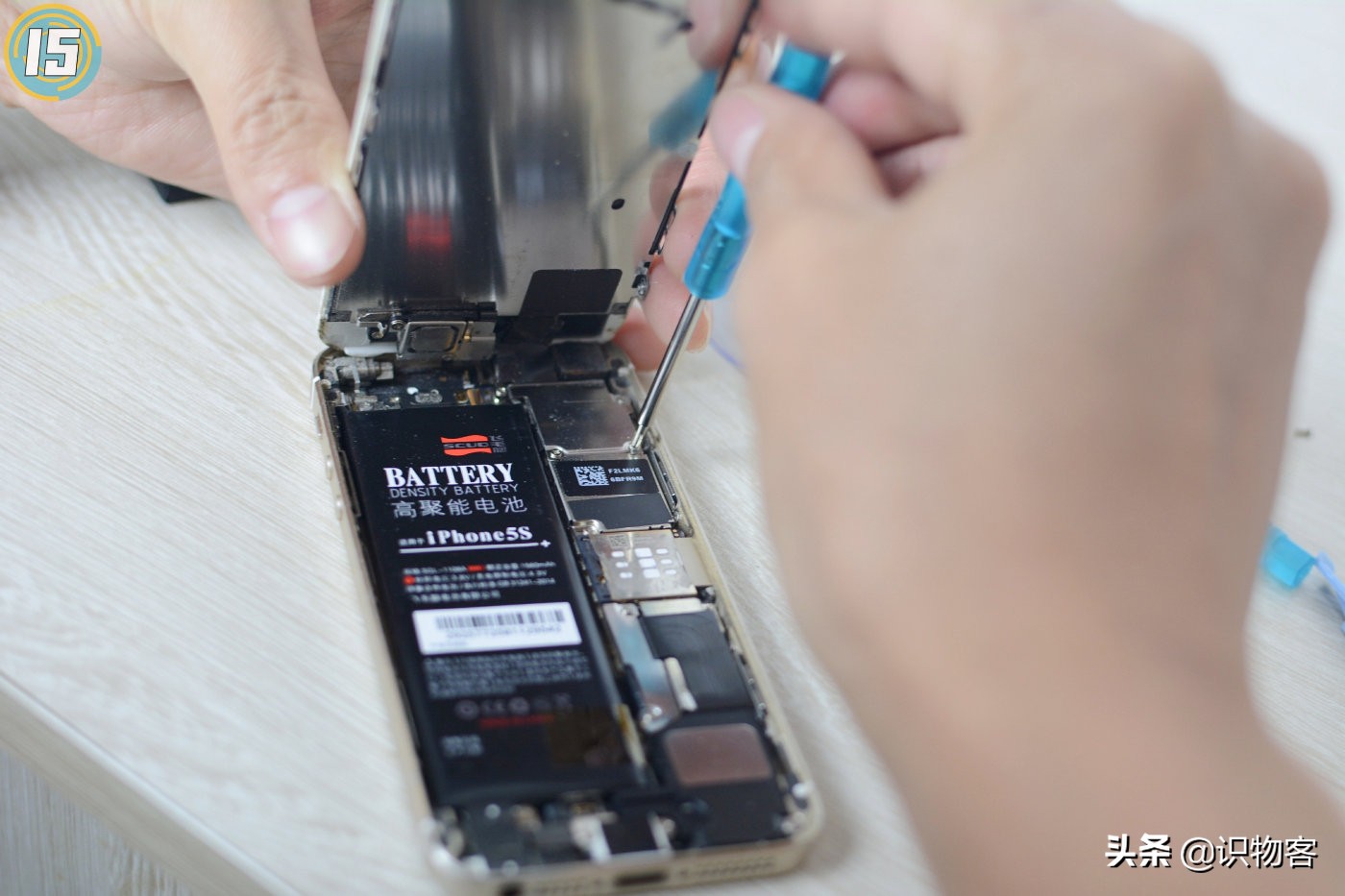 用了五年的iphone5s,用了五年的iphone6s换电池