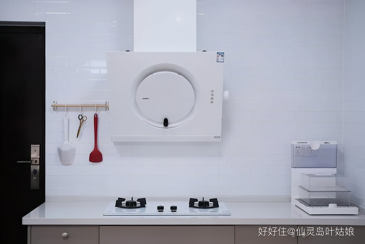 客厅不放家具怎么布置,客厅不大怎样摆家具