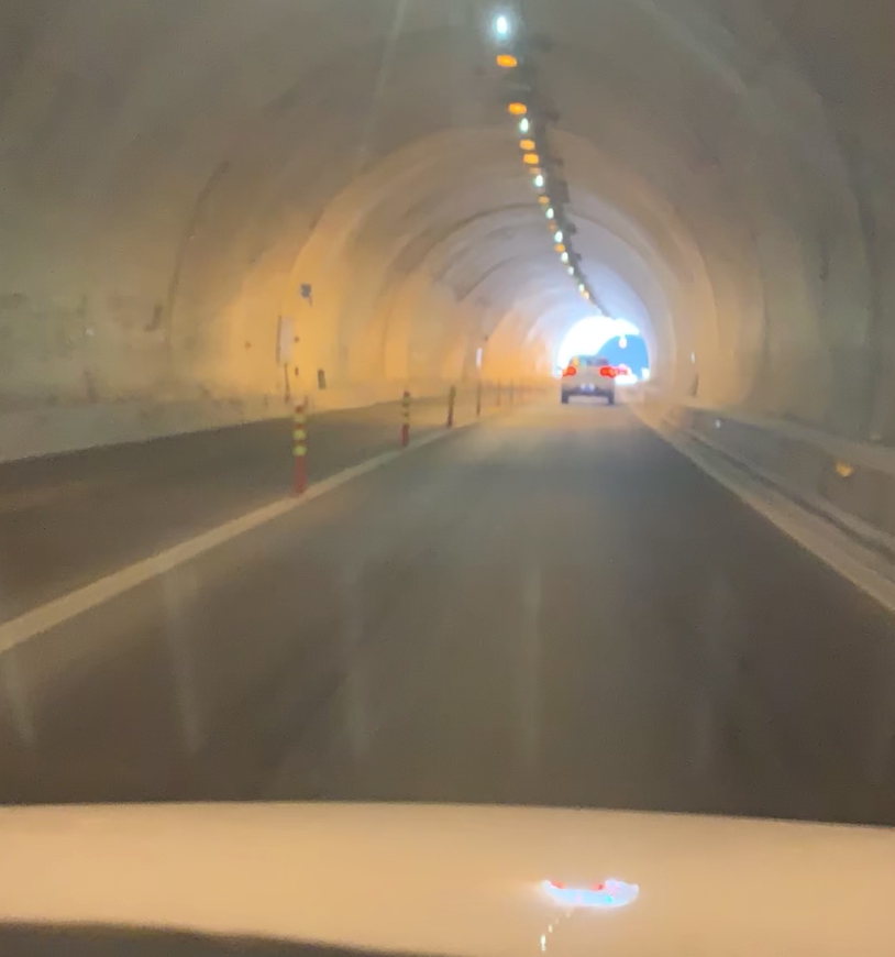 海外试驾2021款铃木雨燕运动版,铃木雨燕动力足颜值高代步首选车