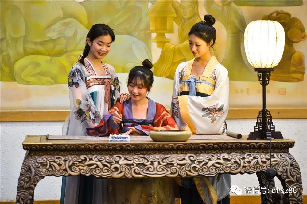 月牙泉景区敦煌山庄,敦煌山庄在哪里