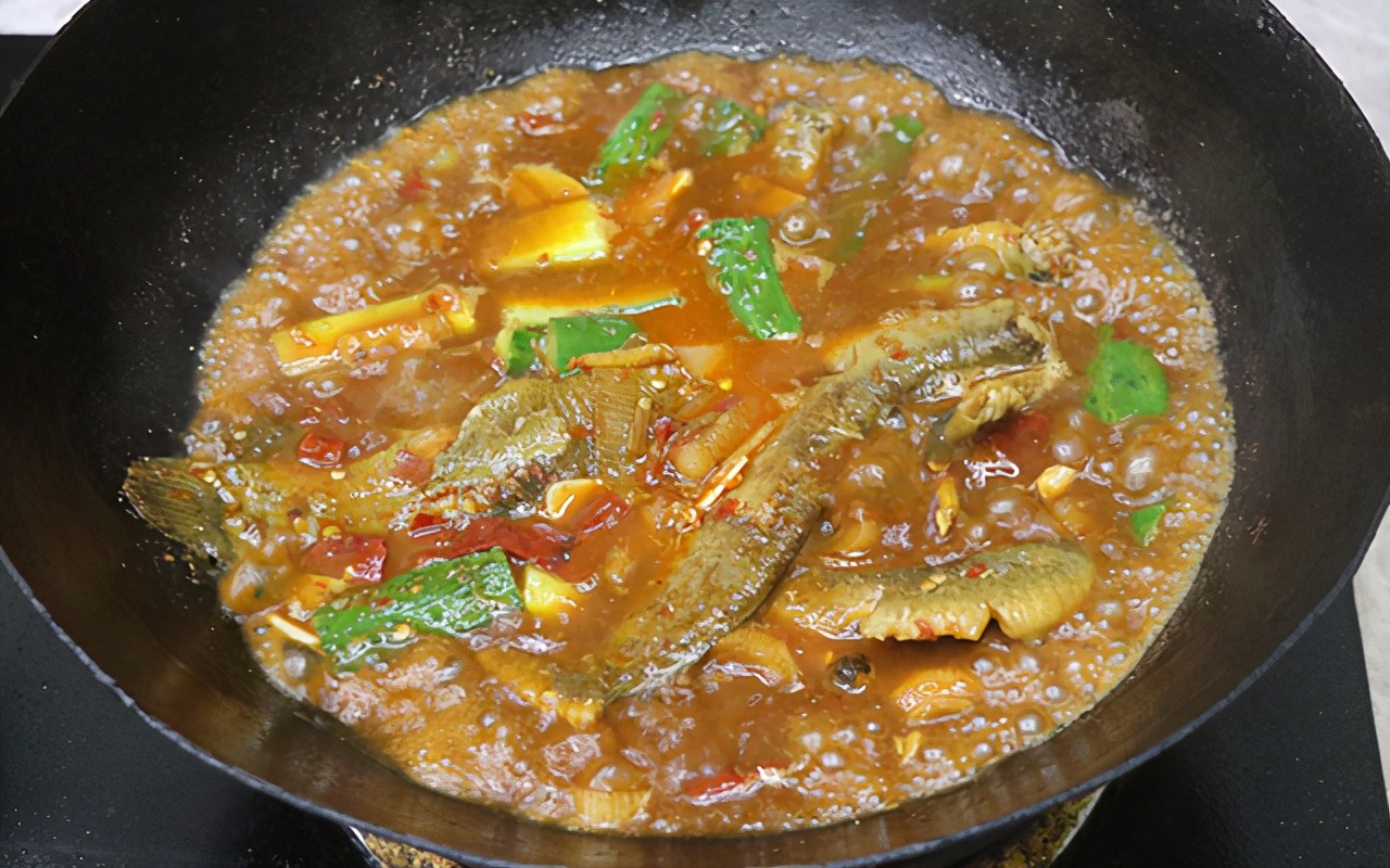 泡椒泥鳅川味正宗做法视频,泥鳅最好吃的做法大全视频播放