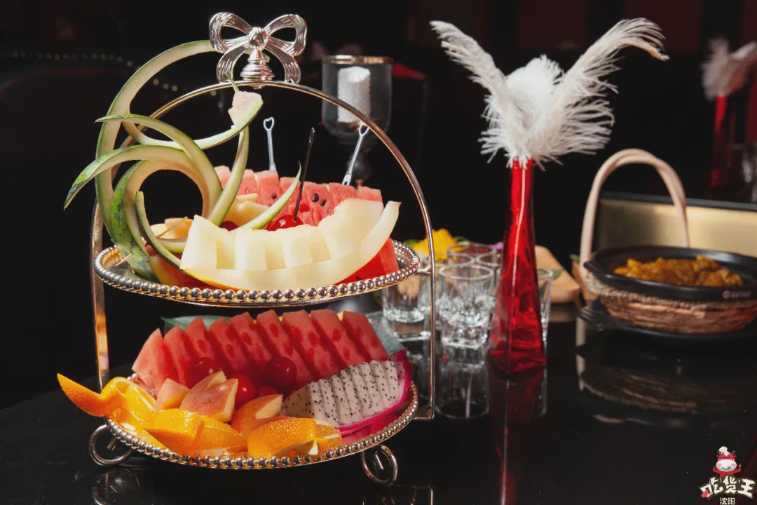 这家藏在居民楼里の「复古酒吧」，居然靠着“人气美食”上位？