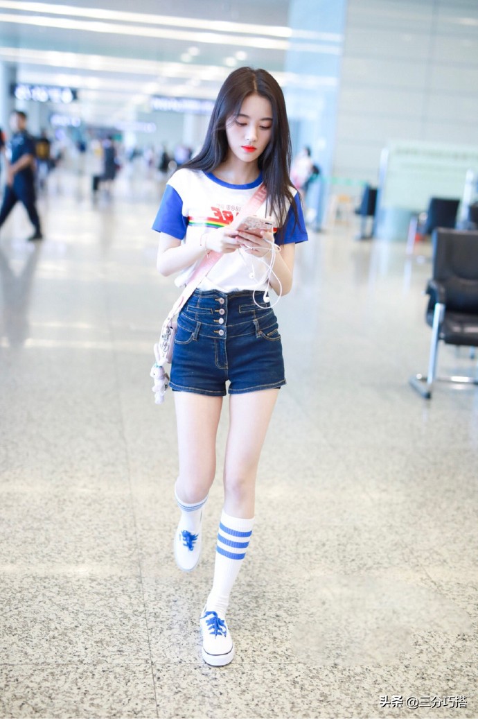 钟丽缇扮嫩扮出新高度,钟丽缇敢这样穿展示身材高贵优雅